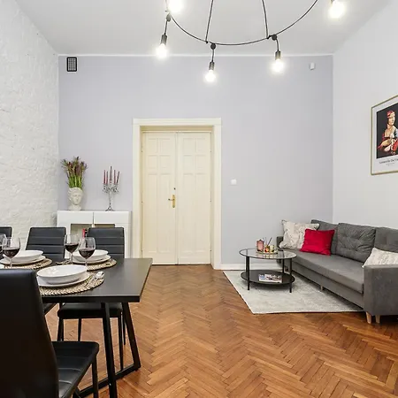 Lumina Bright In The Center Apartment