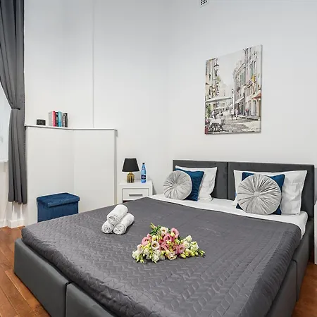 Apartment Lumina Bright In The Center *