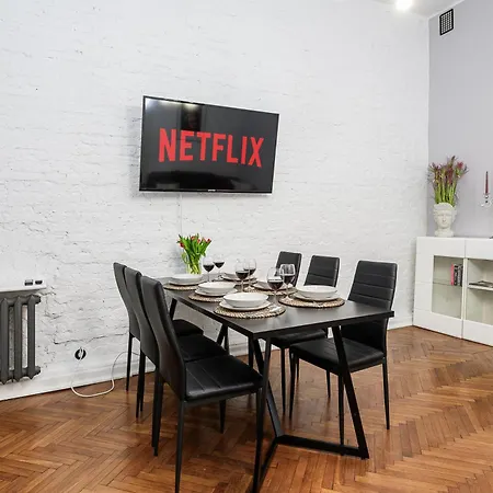 Lumina Bright In The Center アパート