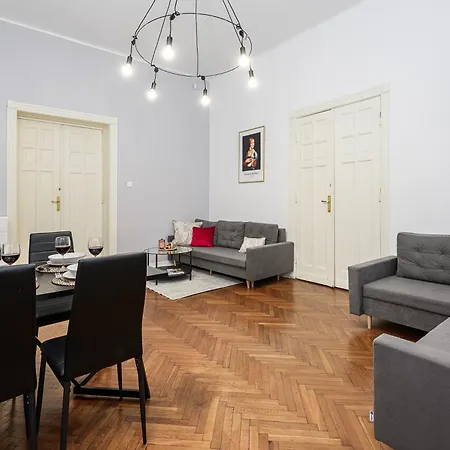 Apartment Lumina Bright In The Center